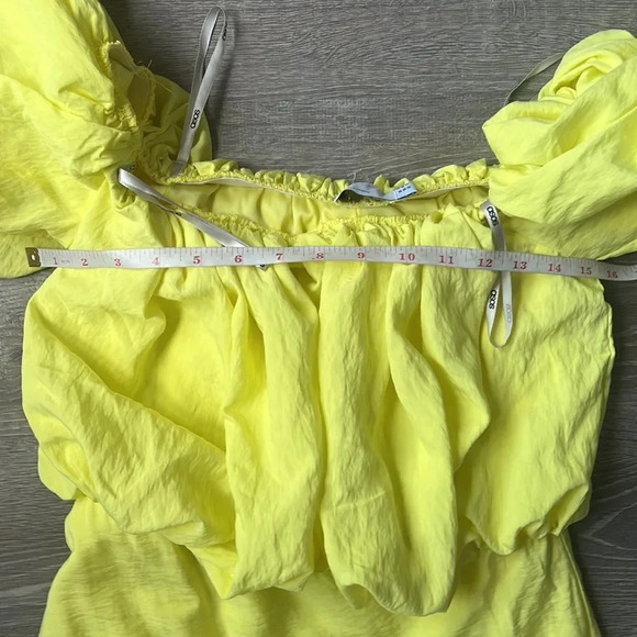 NEW ASOS DESIGN off the shoulder puff detail midi dress in lemon-Yellow - Picture 10 of 13